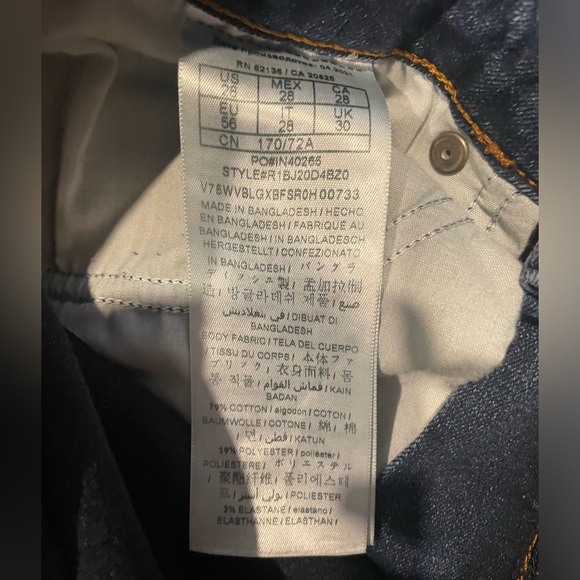 Dark wash GUESS jeans! - Picture 3 of 5